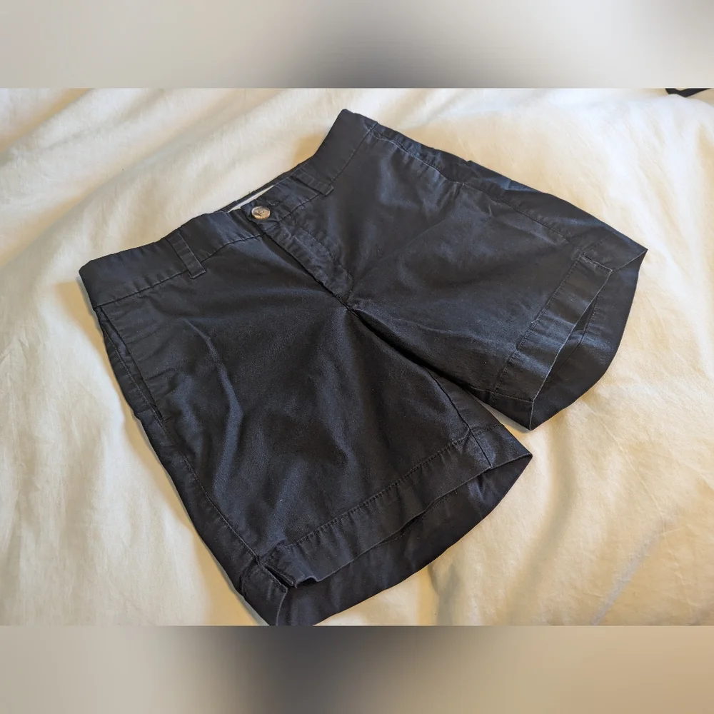 3/$15! Old Navy Everyday Mid-Rise Twill Chino Short - 6" - Picture 2 of 11
